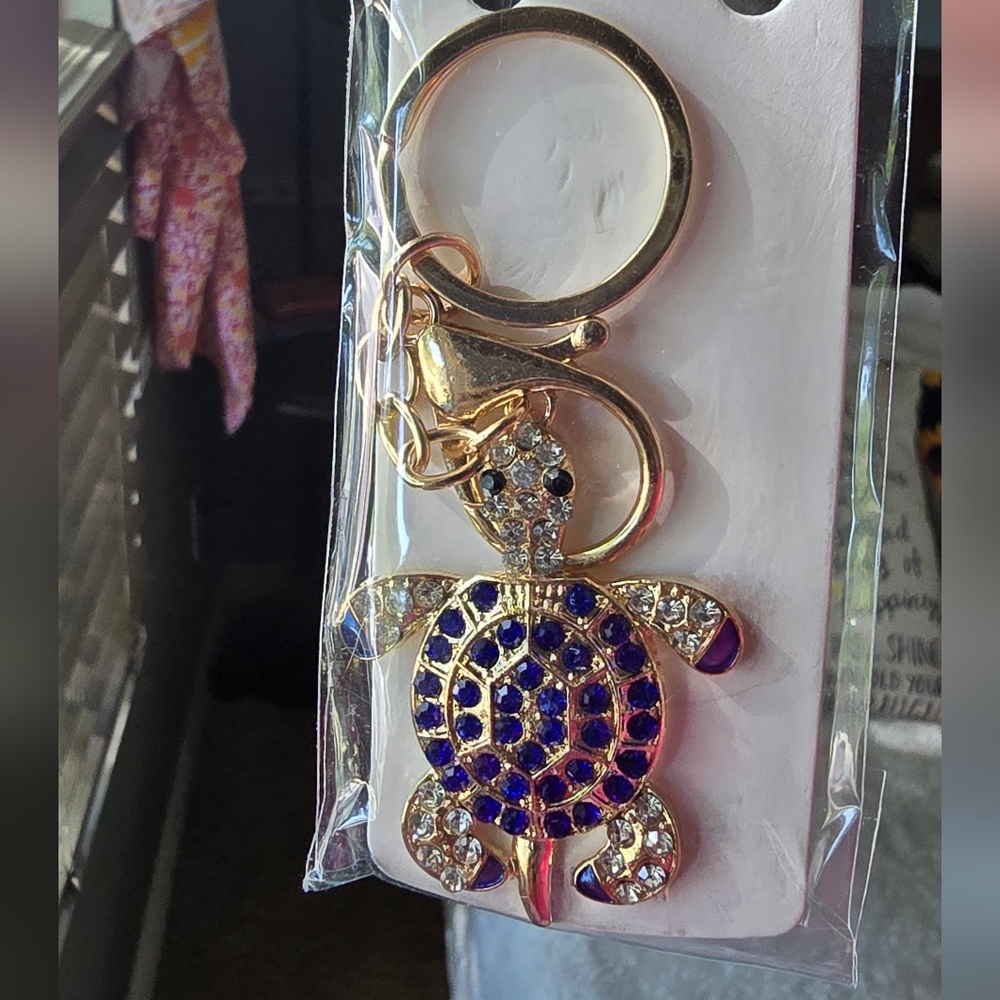 Turtle Bling Mini Purse – Rhinestone Animal Bag Charm – Cute Sparkly Accessory